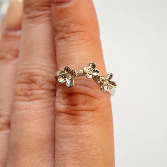 4 Silver-Colored Rings - Picture 2 of 5